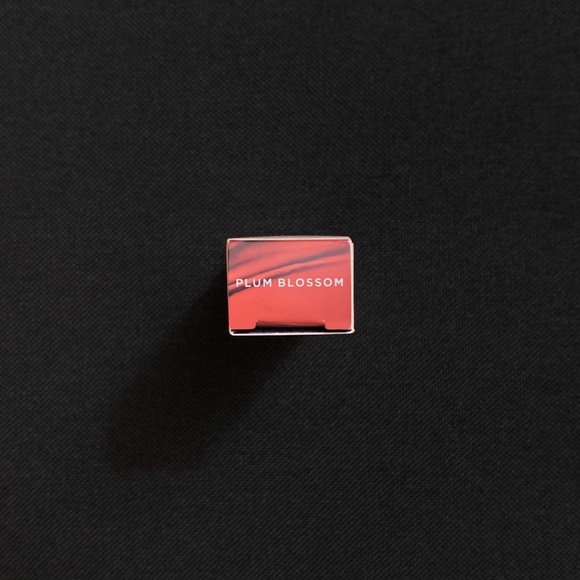 TATCHA The Kissu Lip Tint SPF 25 – Plum Blossom – Full Size 0.14 oz NWT - Picture 3 of 4